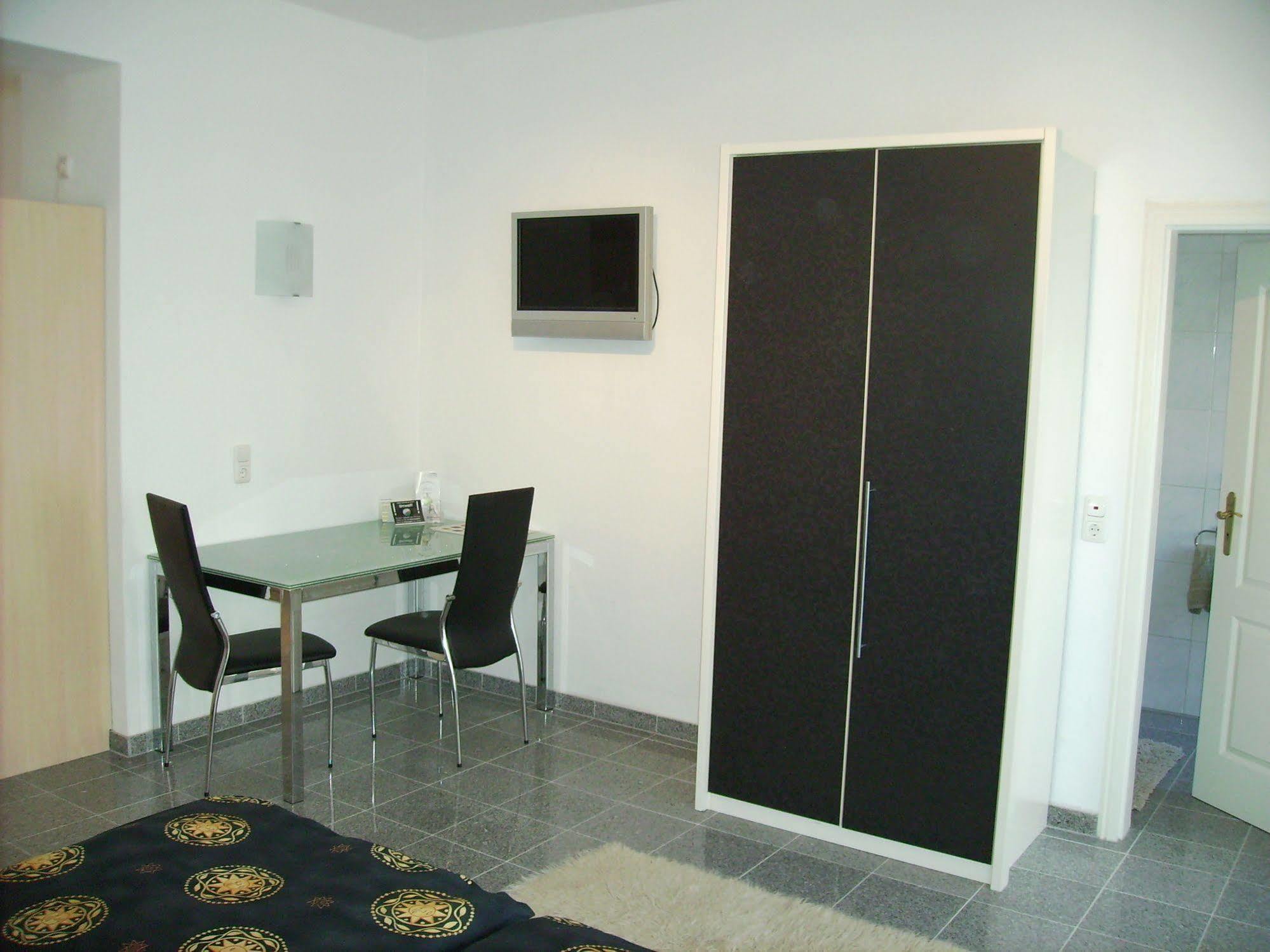 Boardinghouse - Stadtvilla Budget Schweinfurt Luaran gambar